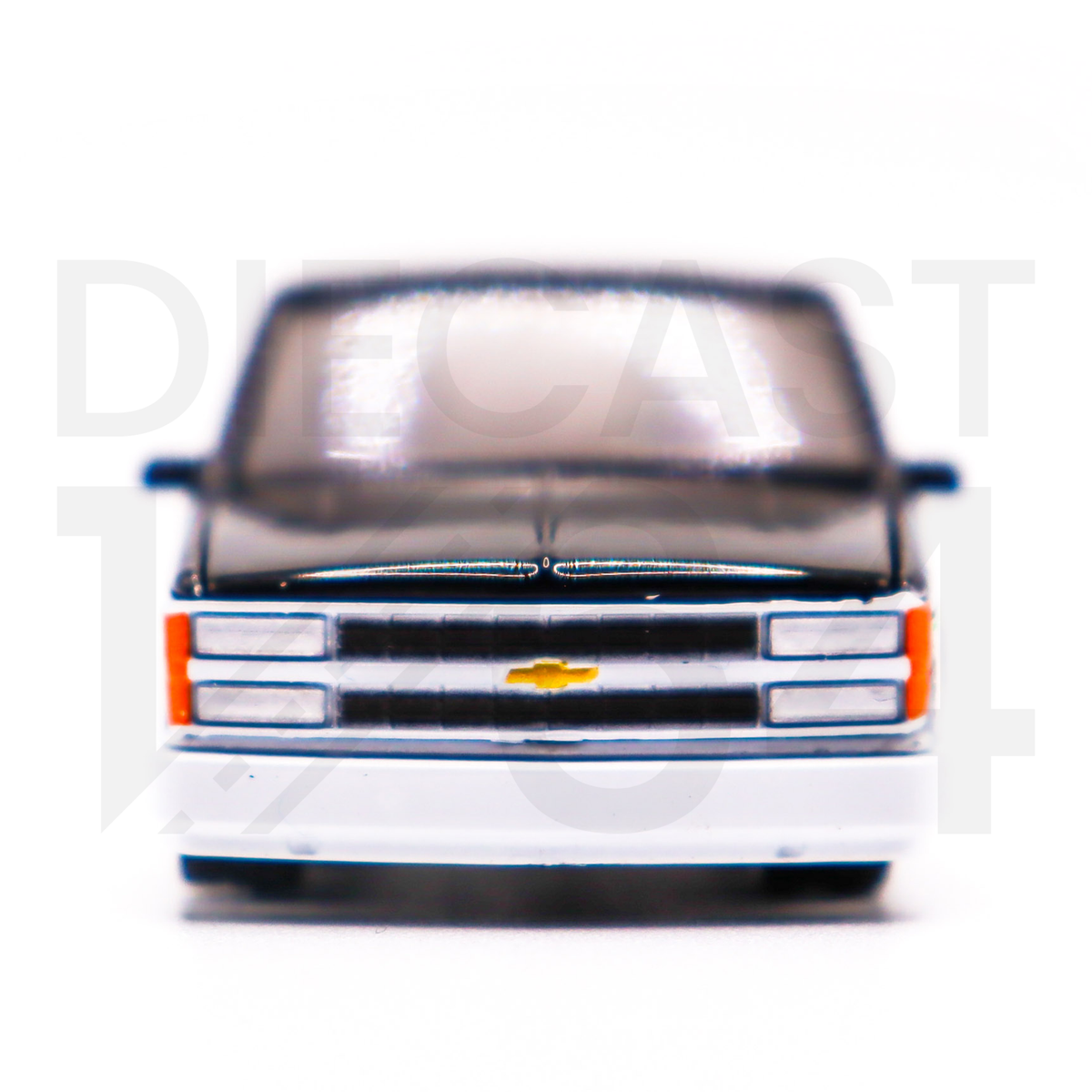 Diecast 164 | M2 Machines 1990 C1500 Silverado Customer