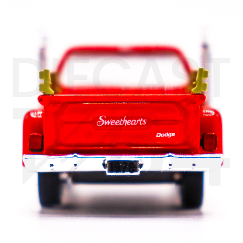 M2 Machines 1:64 1978 Dodge Adventure 150 Li’l Red Express Truck- Red Sweetheart  rear bumper and tailgate – Hobby Exclusive