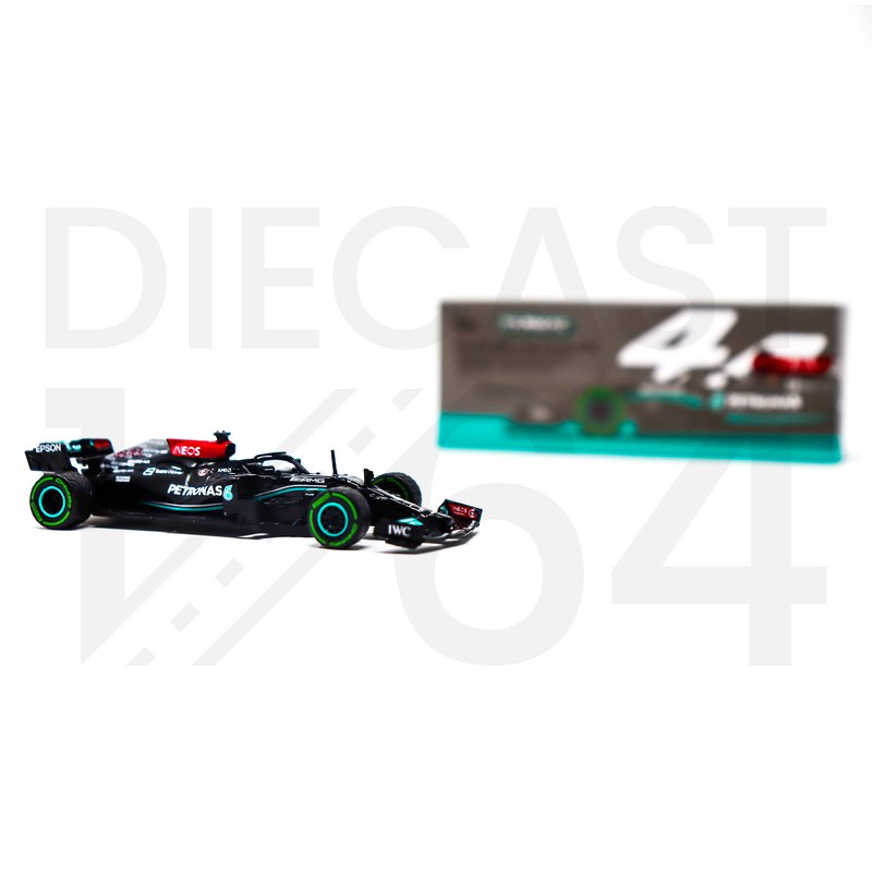 Tarmac Works 1:64 Mercedes-AMG F1 W12 E Performance Russian Grand Prix 2021 Winner 100th Win – Lewis Hamilton – Global64 packaging